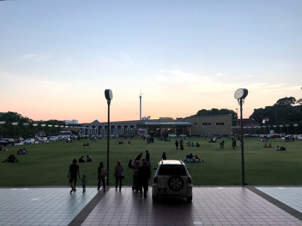 Cứ bình tĩnh mà tiến&nbsp;lên