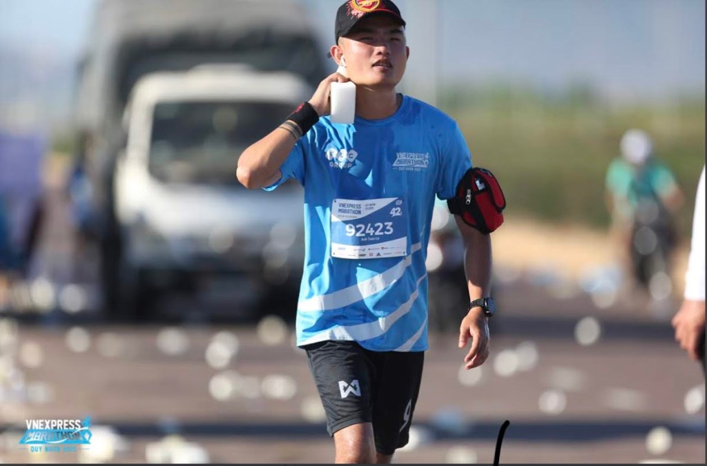 Mình đã về đích cuối cùng sau hơn 7 tiếng chạy Marathon 42km như thế&nbsp;nào?